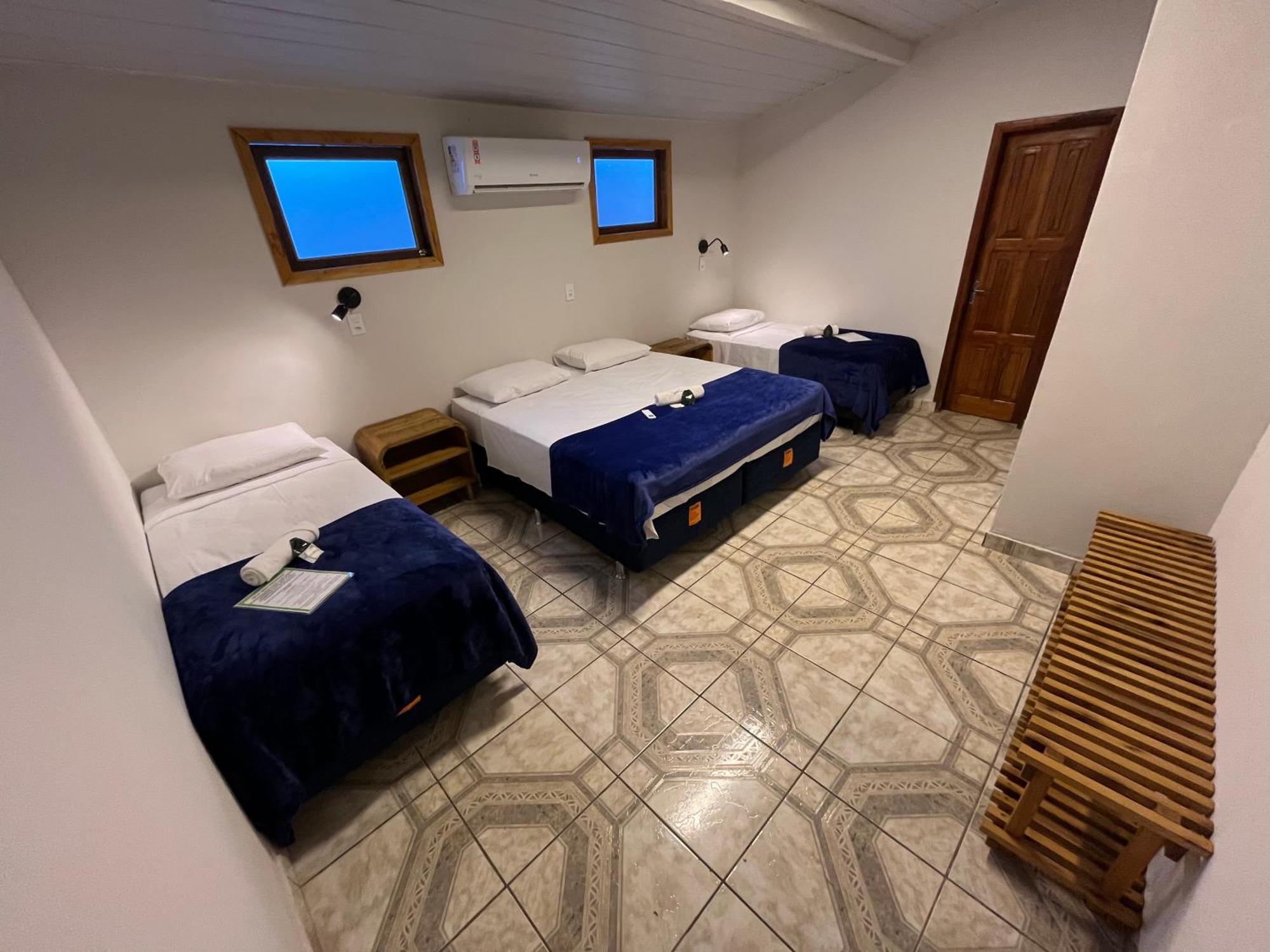 Local Hostel โนโวไอเรา ภายนอก รูปภาพ