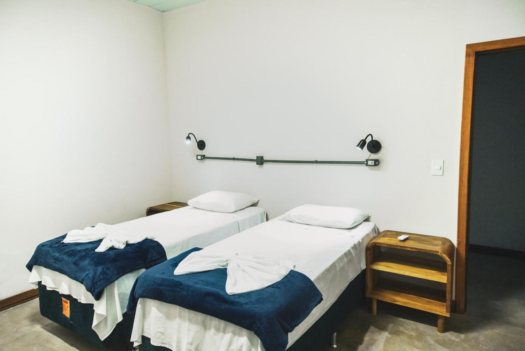 Local Hostel โนโวไอเรา ภายนอก รูปภาพ