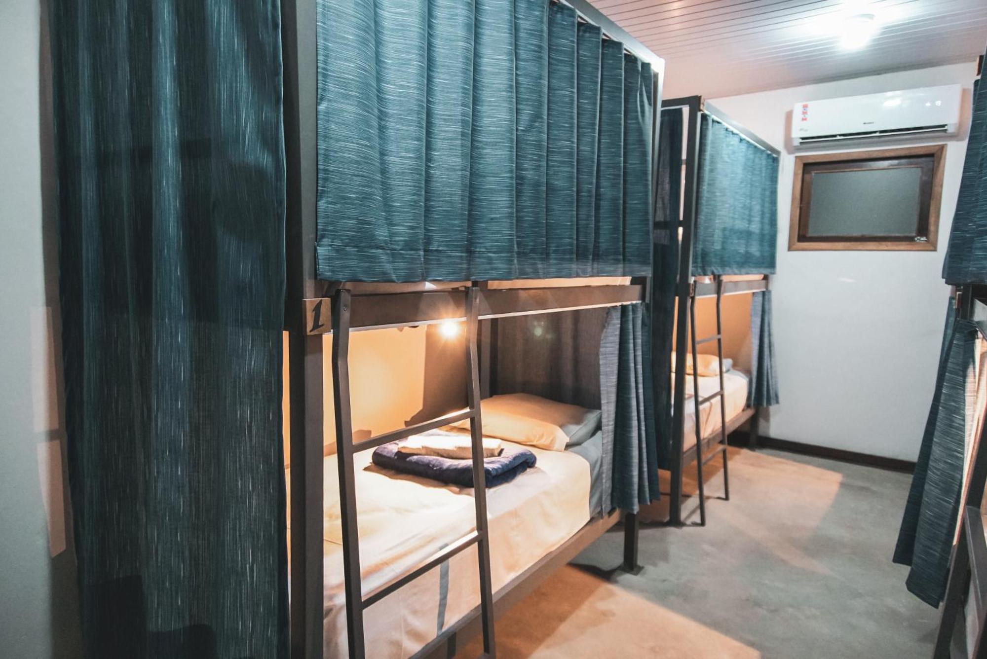 Local Hostel โนโวไอเรา ภายนอก รูปภาพ